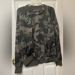 MITTOSHOP CAMO ZIP UP JACKET